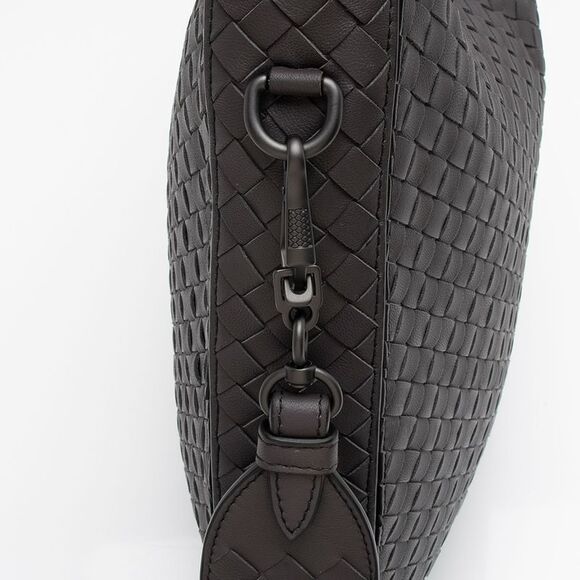 Bottega Veneta Intrecciato Nappa City Large Hobo。 like new condition. - Picture 15 of 15